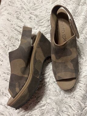 Pedro Garcia Tan and Green Suede Platform Sandal - Women's